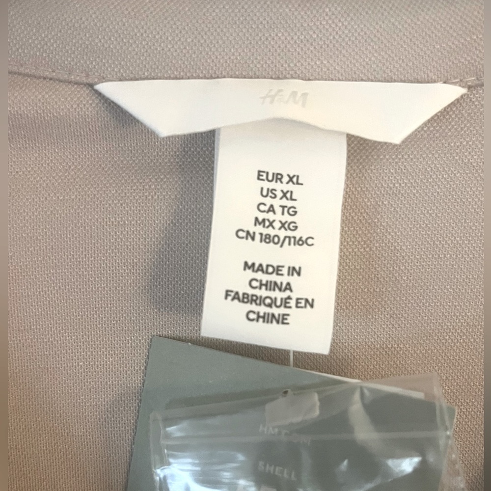 NWT H&M Women’s Dressy Romper With Elastic Waistband and Belt. Size: XL. - Picture 9 of 10